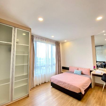 Dream Suite 2 - Landmark Residence 1, High Floor, Nice View, Wi-Fi & Tv Box Каджанг Екстериор снимка