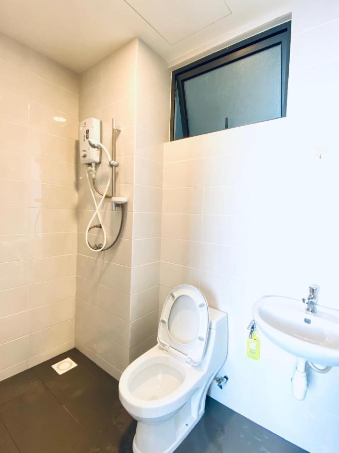 Dream Suite 2 - Landmark Residence 1, High Floor, Nice View, Wi-Fi & Tv Box Каджанг Екстериор снимка