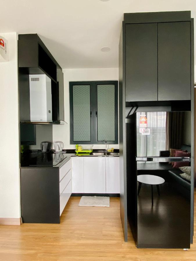 Dream Suite 2 - Landmark Residence 1, High Floor, Nice View, Wi-Fi & Tv Box Каджанг Екстериор снимка