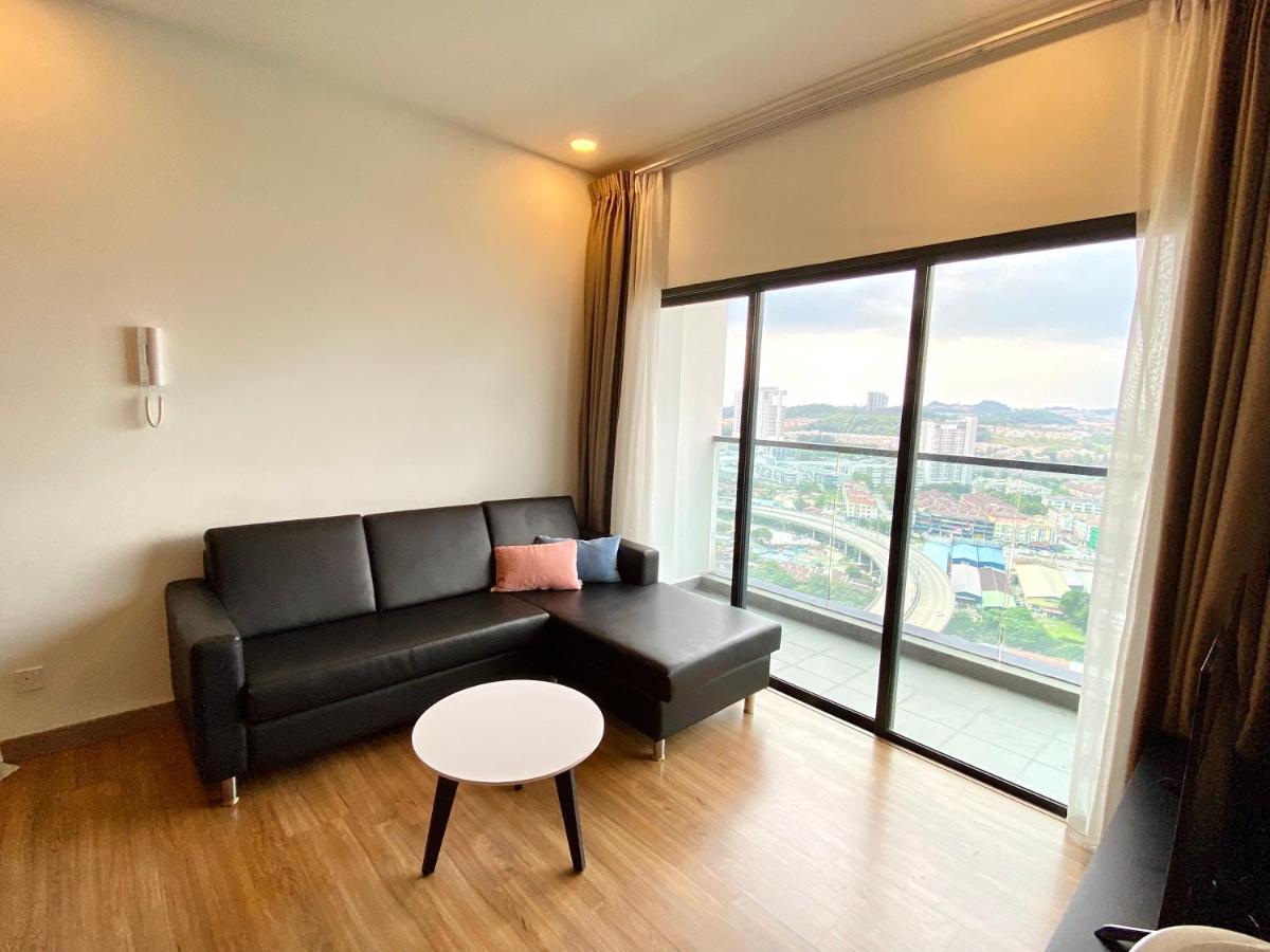 Dream Suite 2 - Landmark Residence 1, High Floor, Nice View, Wi-Fi & Tv Box Каджанг Екстериор снимка