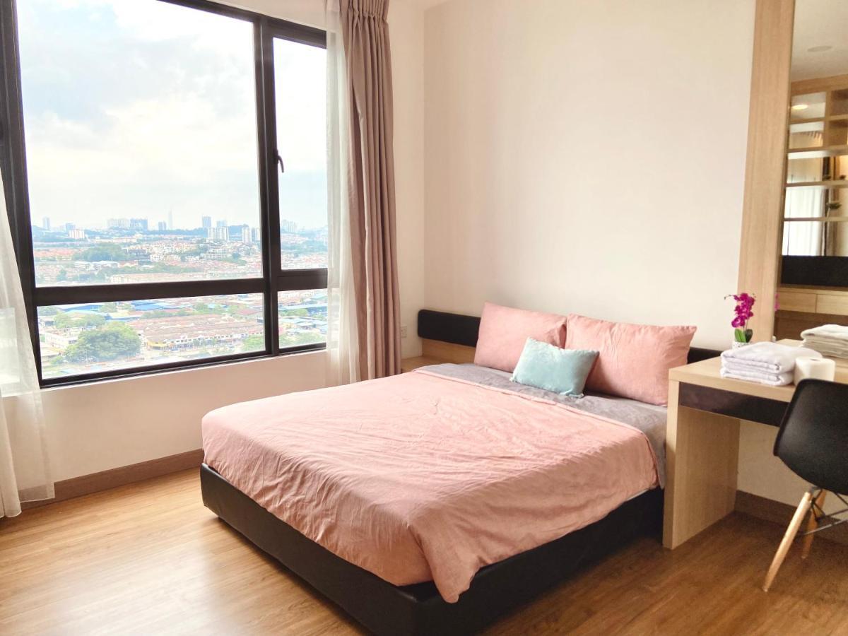 Dream Suite 2 - Landmark Residence 1, High Floor, Nice View, Wi-Fi & Tv Box Каджанг Екстериор снимка