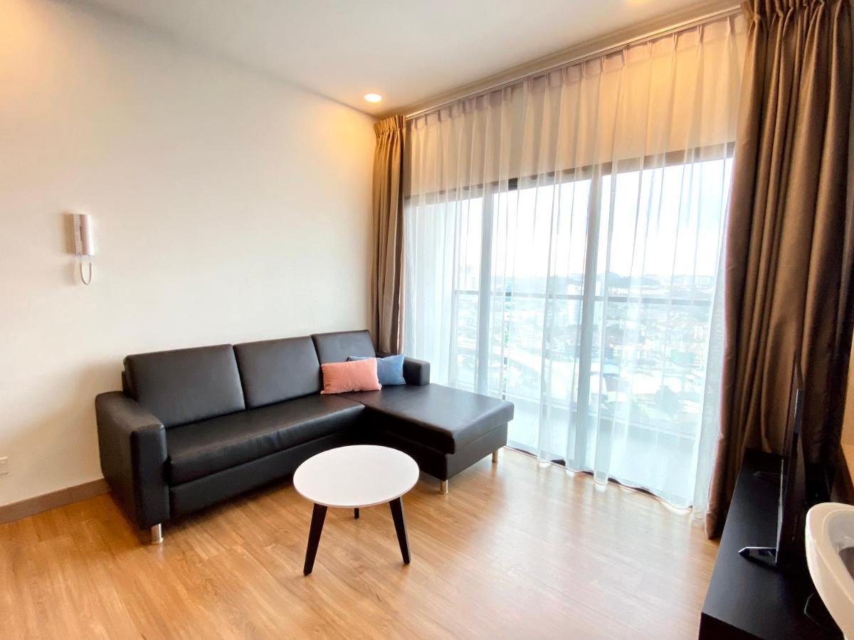 Dream Suite 2 - Landmark Residence 1, High Floor, Nice View, Wi-Fi & Tv Box Каджанг Екстериор снимка